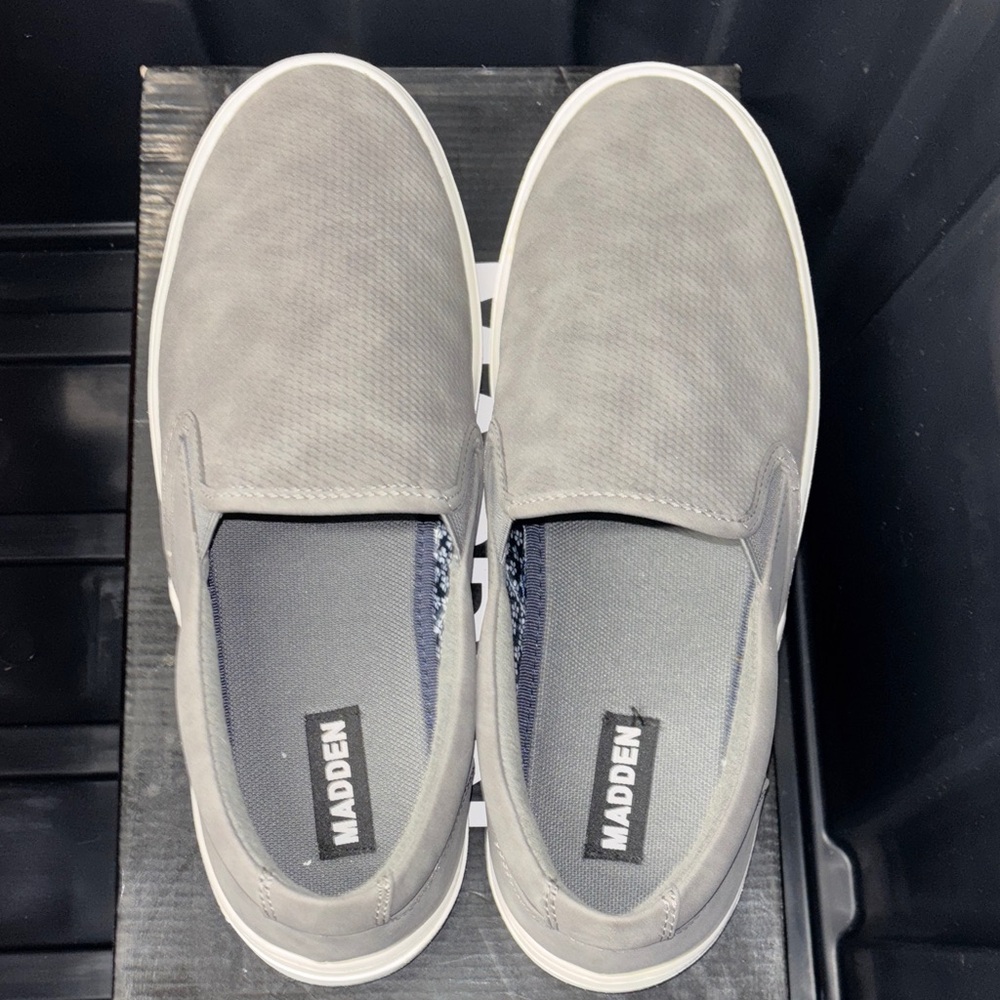 Men’s Madden Gray and White Suede Sneakers (M)